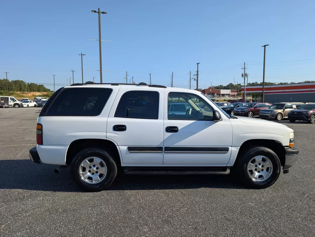 2005 /Tan/Neutral Chevrolet Tahoe LS (1GNEC13V65R) with an Other engine, located at 3959 U.S. 80 W, Phenix City, AL, 36870, (334) 297-4885, 32.469296, -85.135185 - 2005 Chevrolet Tahoe LS - Photo#3