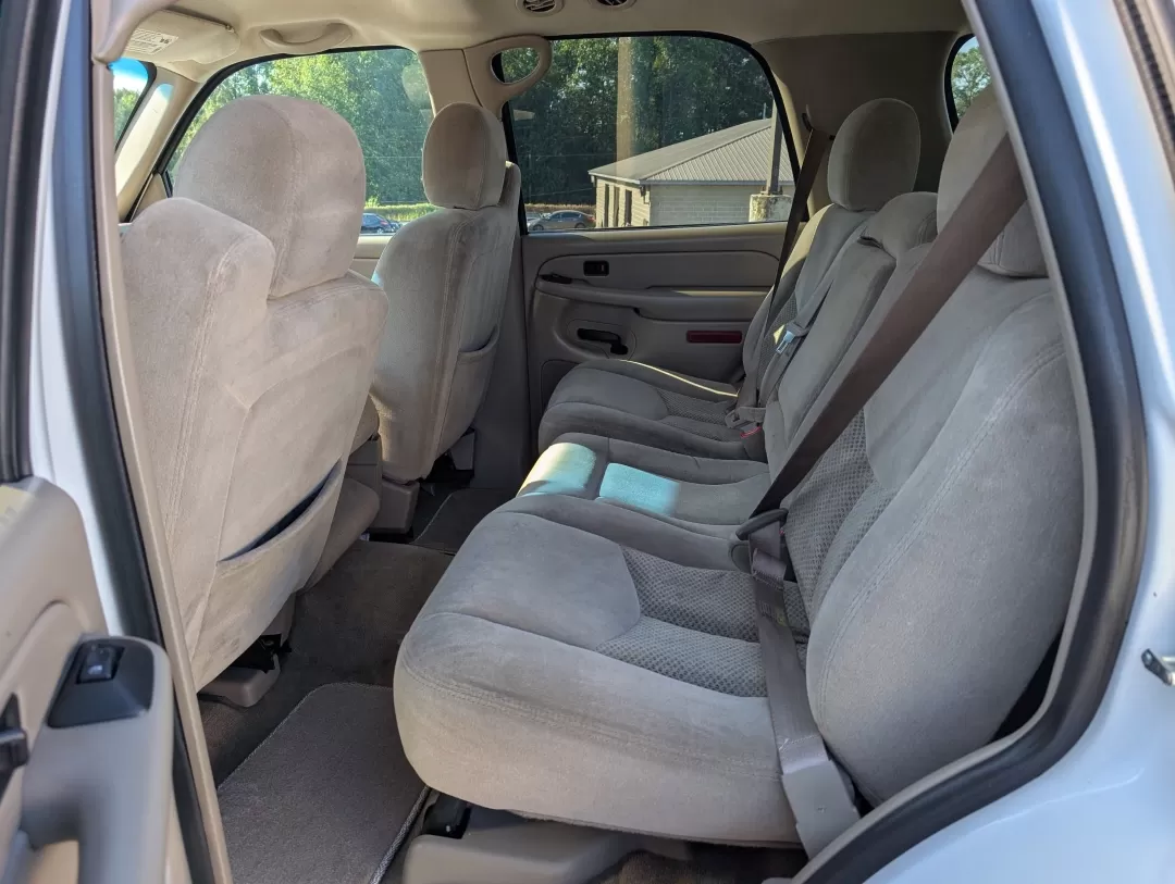 2005 /Tan/Neutral Chevrolet Tahoe LS (1GNEC13V65R) with an Other engine, located at 3959 U.S. 80 W, Phenix City, AL, 36870, (334) 297-4885, 32.469296, -85.135185 - 2005 Chevrolet Tahoe LS - Photo#11