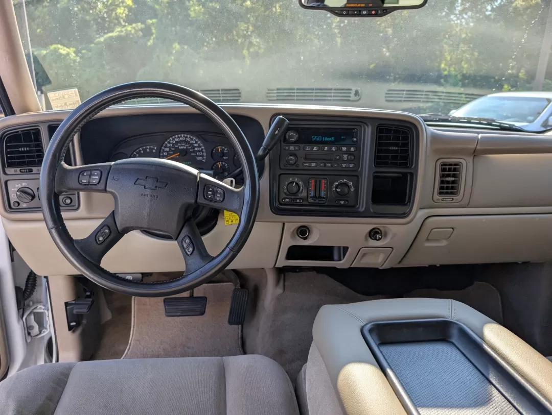2005 /Tan/Neutral Chevrolet Tahoe LS (1GNEC13V65R) with an Other engine, located at 3959 U.S. 80 W, Phenix City, AL, 36870, (334) 297-4885, 32.469296, -85.135185 - 2005 Chevrolet Tahoe LS - Photo#13