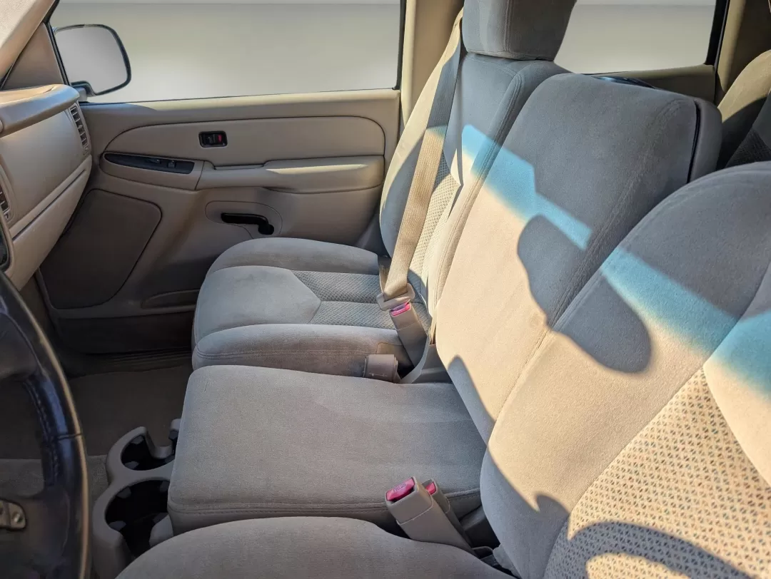 2005 /Tan/Neutral Chevrolet Tahoe LS (1GNEC13V65R) with an Other engine, located at 3959 U.S. 80 W, Phenix City, AL, 36870, (334) 297-4885, 32.469296, -85.135185 - **Discover Your Next Adventure with the 2005 Chevrolet Tahoe LS Perfect for Family Outings and Weekend Getaways!**<br /> <br /> Looking for a dependable SUV that comfortably accommodates your growing family or spirited weekend adventures? Look no further! Gils Auto in Phenix City, AL, is excited to - Photo#10