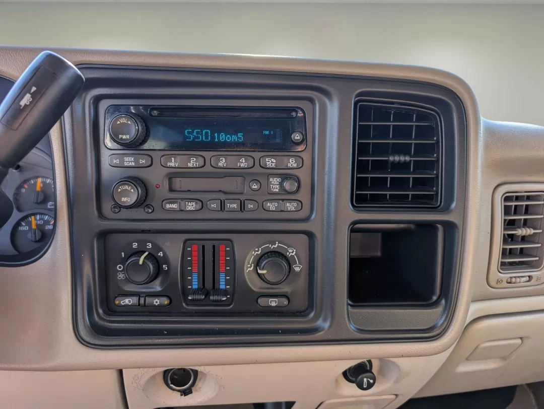 2005 /Tan/Neutral Chevrolet Tahoe LS (1GNEC13V65R) with an Other engine, located at 3959 U.S. 80 W, Phenix City, AL, 36870, (334) 297-4885, 32.469296, -85.135185 - **Discover Your Next Adventure with the 2005 Chevrolet Tahoe LS Perfect for Family Outings and Weekend Getaways!**<br /> <br /> Looking for a dependable SUV that comfortably accommodates your growing family or spirited weekend adventures? Look no further! Gils Auto in Phenix City, AL, is excited to - Photo#16