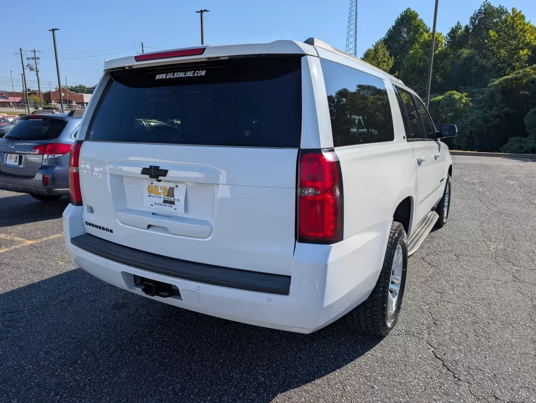 2017 /Jet Black/Dark Ash Chevrolet Suburban LT (1GNSCHKC8HR) with an Other engine, located at 3959 U.S. 80 W, Phenix City, AL, 36870, (334) 297-4885, 32.469296, -85.135185 - 2017 Chevrolet Suburban LT - Photo#4