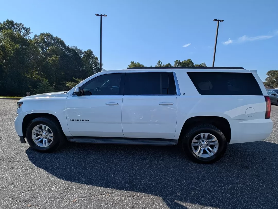 2017 /Jet Black/Dark Ash Chevrolet Suburban LT (1GNSCHKC8HR) with an Other engine, located at 3959 U.S. 80 W, Phenix City, AL, 36870, (334) 297-4885, 32.469296, -85.135185 - 2017 Chevrolet Suburban LT - Photo#7