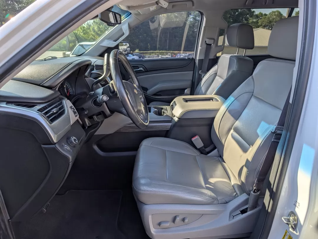 2017 /Jet Black/Dark Ash Chevrolet Suburban LT (1GNSCHKC8HR) with an Other engine, located at 3959 U.S. 80 W, Phenix City, AL, 36870, (334) 297-4885, 32.469296, -85.135185 - 2017 Chevrolet Suburban LT - Photo#9