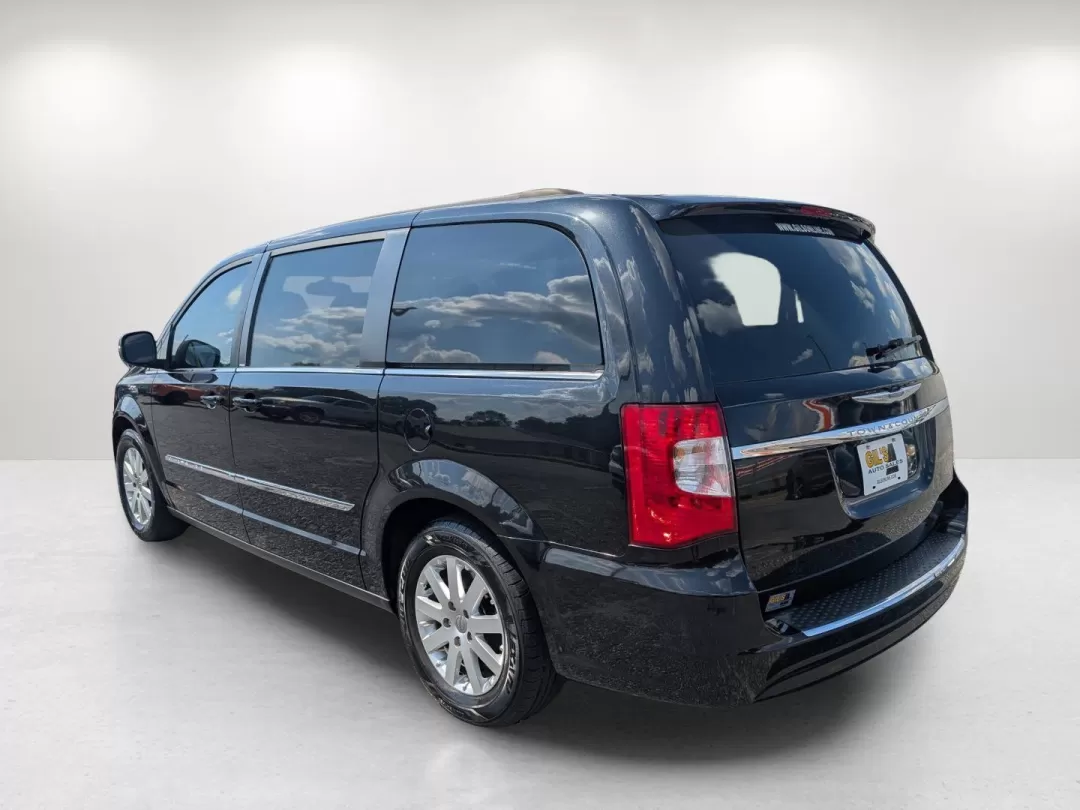 2012 /Black/Light Graystone Interior Chrysler Town and Country Touring (2C4RC1BG8CR) with an Other engine, located at 1430 Gateway Drive, Opelika, AL, 36801, (334) 239-0944, 32.637871, -85.409790 - 2012 Chrysler Town and Country Touring - Photo#6