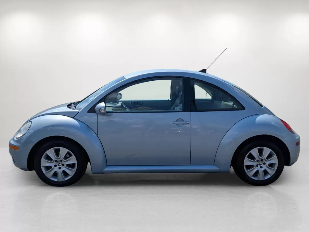 2009 Volkswagen New Beetle Coupe S (3VWPW31C29M) with an Other engine, located at 521 Old Farm Lane Rd, Prattville, AL, 36066, (334) 325-1505, 32.482460, -86.416367 - 2009 Volkswagen New Beetle Coupe S - Photo#5