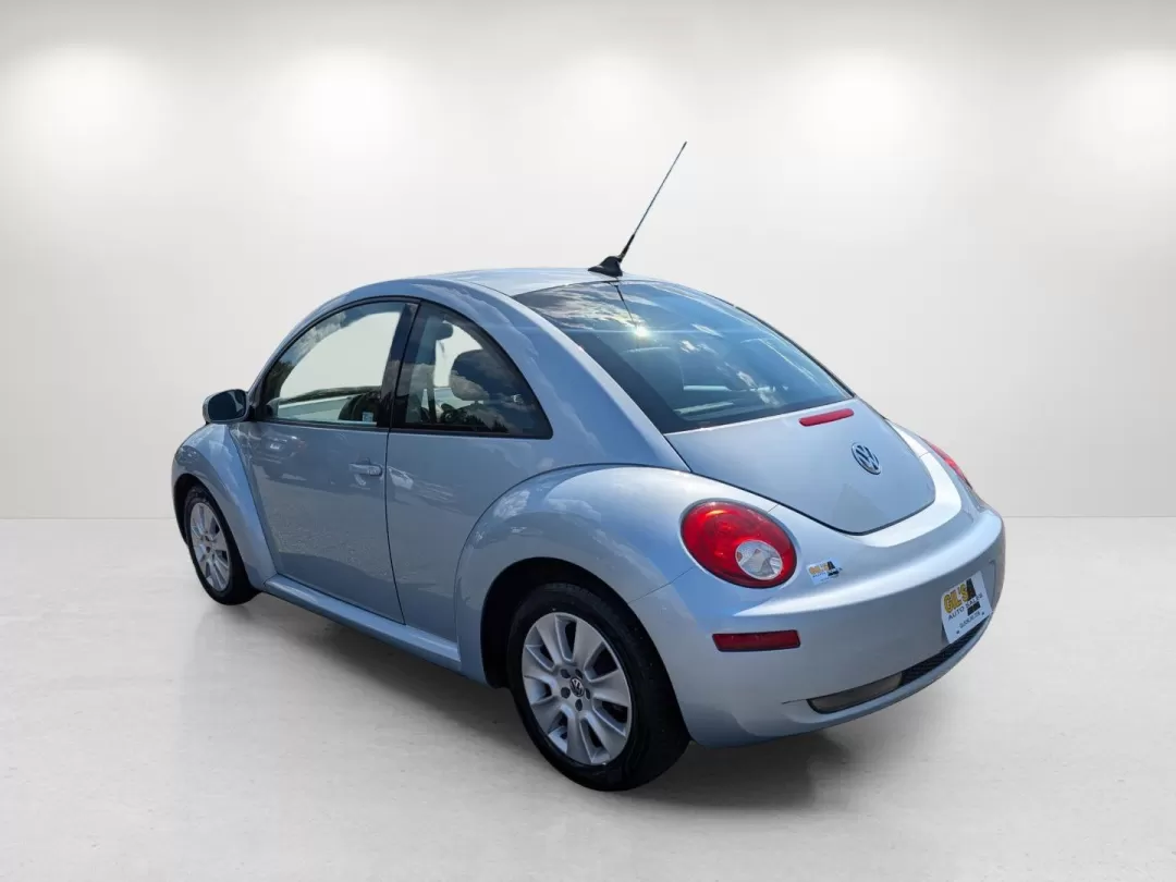 2009 Volkswagen New Beetle Coupe S (3VWPW31C29M) with an Other engine, located at 521 Old Farm Lane Rd, Prattville, AL, 36066, (334) 325-1505, 32.482460, -86.416367 - 2009 Volkswagen New Beetle Coupe S - Photo#6