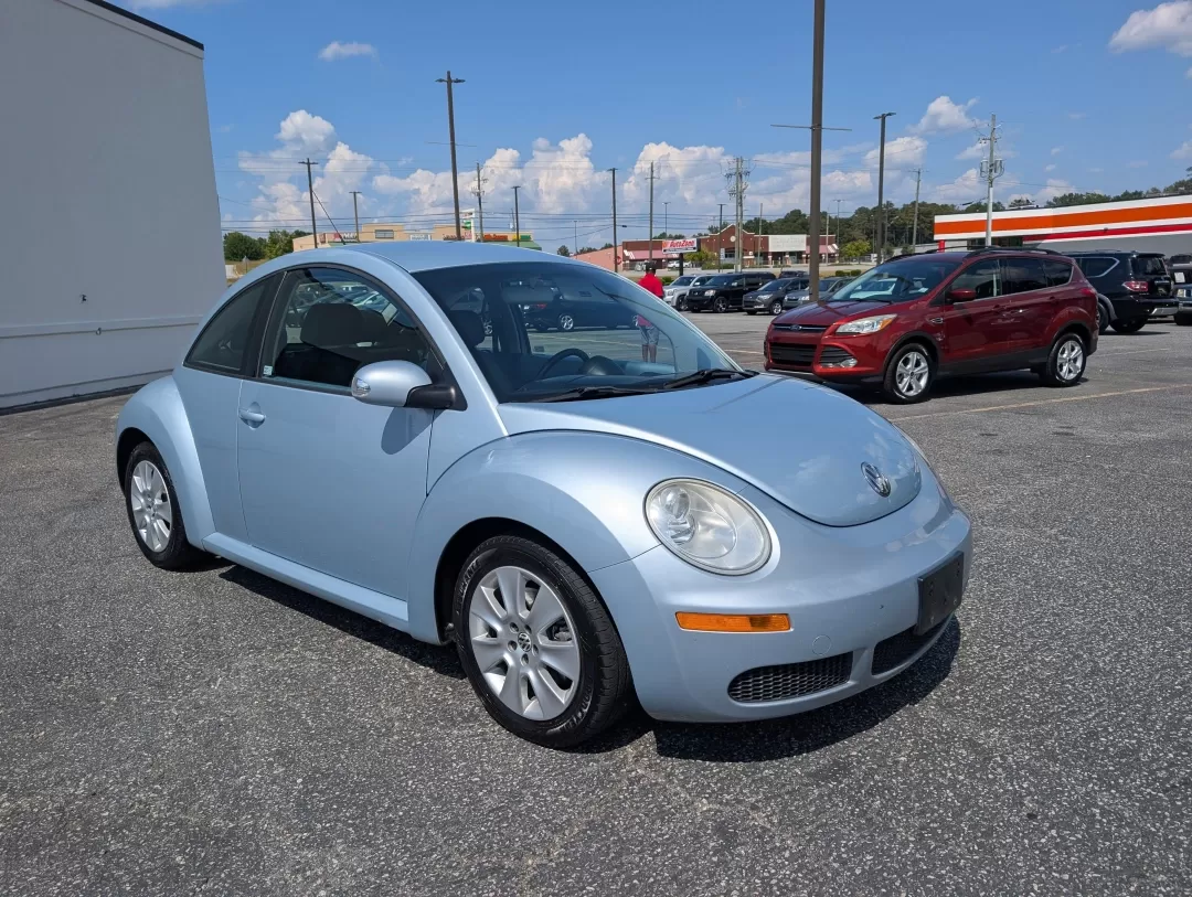 2009 Volkswagen New Beetle Coupe S (3VWPW31C29M) with an Other engine, located at 3959 U.S. 80 W, Phenix City, AL, 36870, (334) 297-4885, 32.469296, -85.135185 - 2009 Volkswagen New Beetle Coupe S - Photo#2