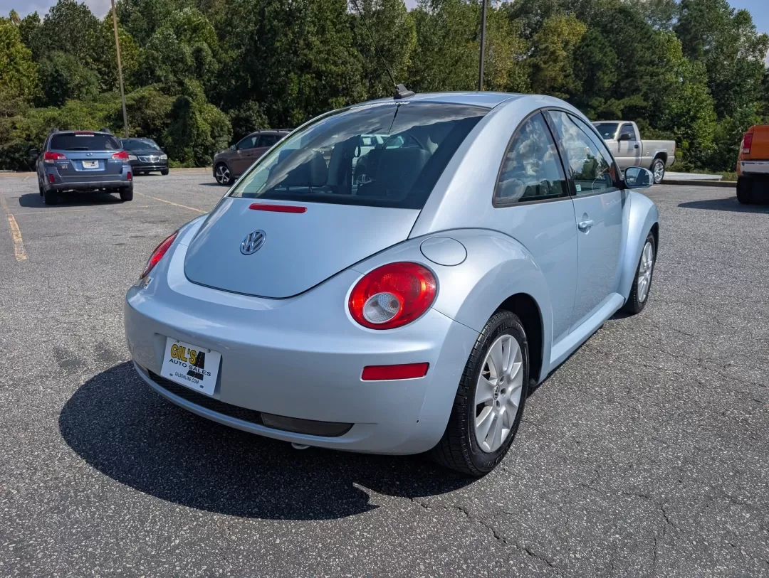 2009 Volkswagen New Beetle Coupe S (3VWPW31C29M) with an Other engine, located at 3959 U.S. 80 W, Phenix City, AL, 36870, (334) 297-4885, 32.469296, -85.135185 - 2009 Volkswagen New Beetle Coupe S - Photo#4