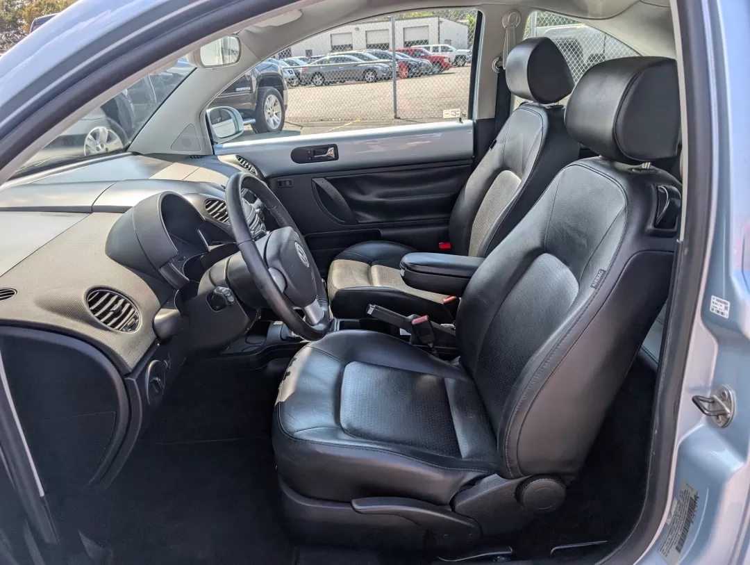 2009 Volkswagen New Beetle Coupe S (3VWPW31C29M) with an Other engine, located at 3959 U.S. 80 W, Phenix City, AL, 36870, (334) 297-4885, 32.469296, -85.135185 - 2009 Volkswagen New Beetle Coupe S - Photo#9