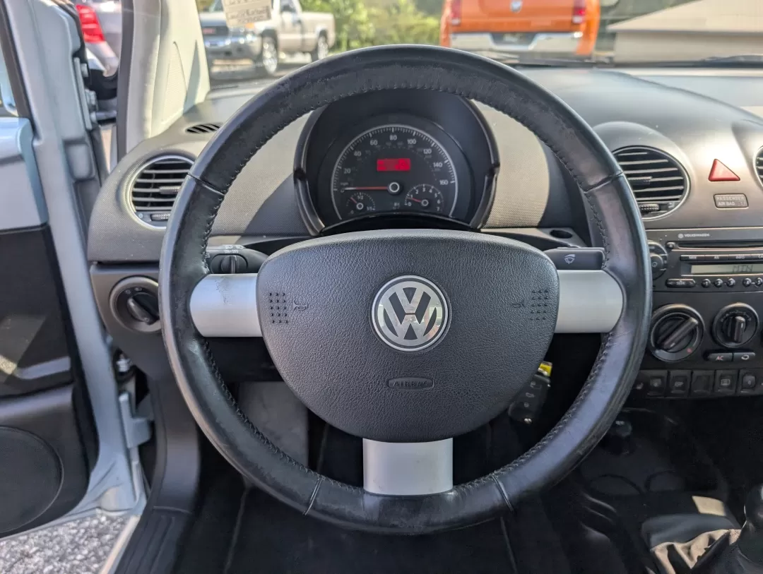 2009 Volkswagen New Beetle Coupe S (3VWPW31C29M) with an Other engine, located at 3959 U.S. 80 W, Phenix City, AL, 36870, (334) 297-4885, 32.469296, -85.135185 - 2009 Volkswagen New Beetle Coupe S - Photo#15