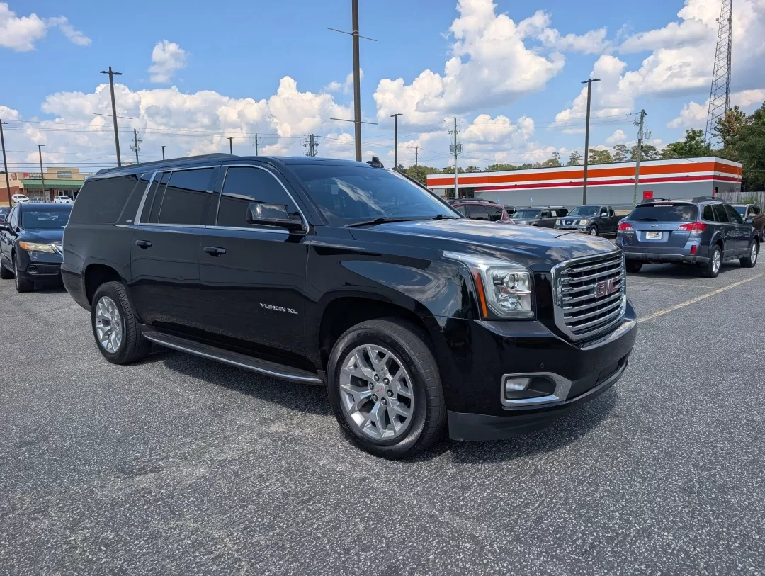 2020 /Jet Black GMC Yukon XL SLT Standard Edition (1GKS1JKC7LR) with an Other engine, located at 3959 U.S. 80 W, Phenix City, AL, 36870, (334) 297-4885, 32.469296, -85.135185 - 2020 GMC Yukon XL SLT Standard Edition - Photo#2