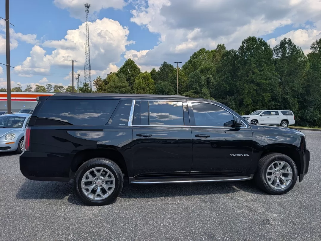 2020 /Jet Black GMC Yukon XL SLT Standard Edition (1GKS1JKC7LR) with an Other engine, located at 3959 U.S. 80 W, Phenix City, AL, 36870, (334) 297-4885, 32.469296, -85.135185 - 2020 GMC Yukon XL SLT Standard Edition - Photo#3