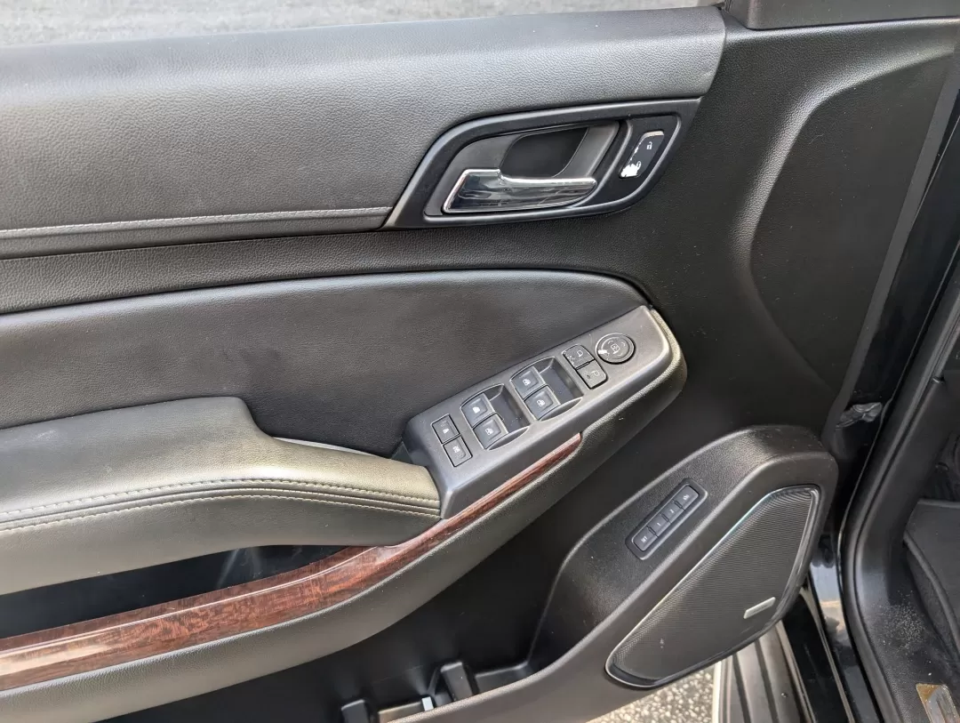 2020 /Jet Black GMC Yukon XL SLT Standard Edition (1GKS1JKC7LR) with an Other engine, located at 3959 U.S. 80 W, Phenix City, AL, 36870, (334) 297-4885, 32.469296, -85.135185 - 2020 GMC Yukon XL SLT Standard Edition - Photo#8