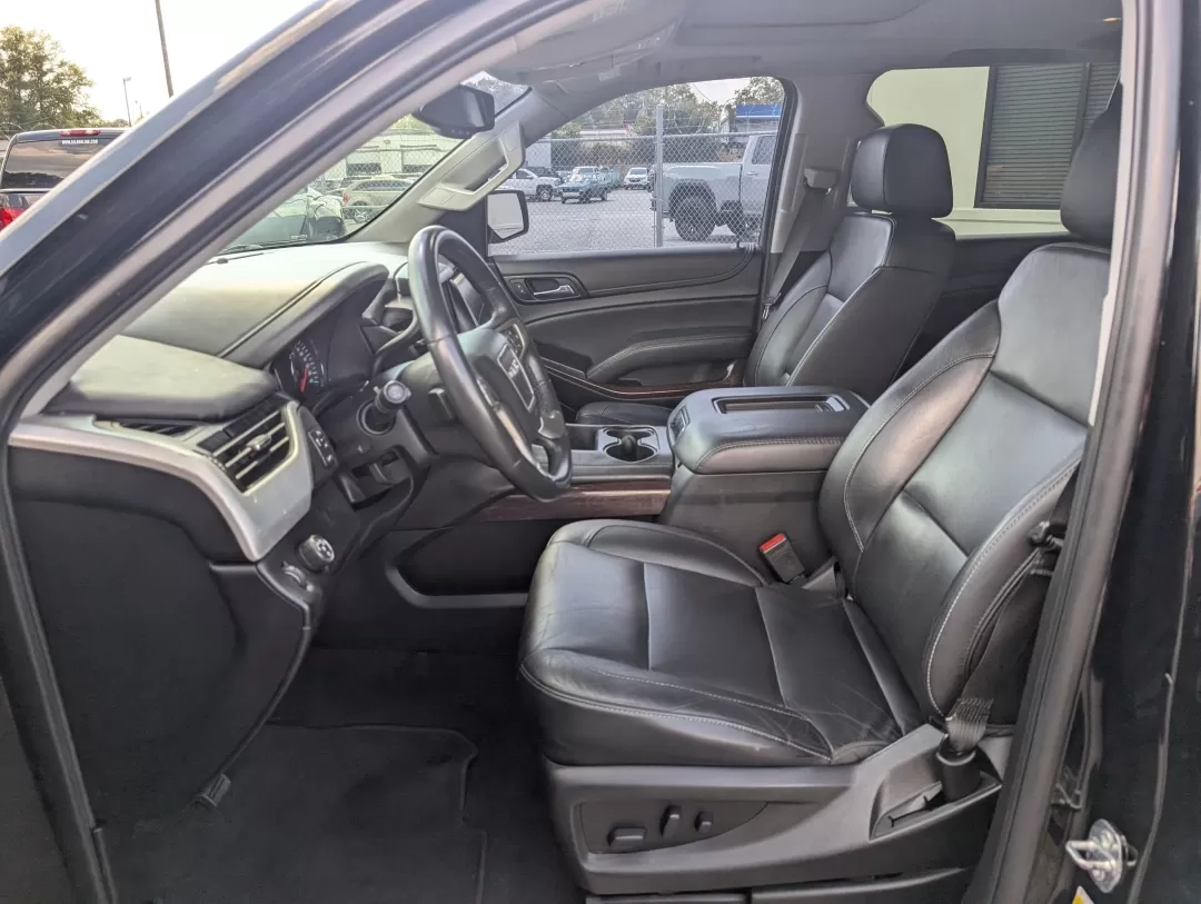 2020 /Jet Black GMC Yukon XL SLT Standard Edition (1GKS1JKC7LR) with an Other engine, located at 3959 U.S. 80 W, Phenix City, AL, 36870, (334) 297-4885, 32.469296, -85.135185 - 2020 GMC Yukon XL SLT Standard Edition - Photo#9