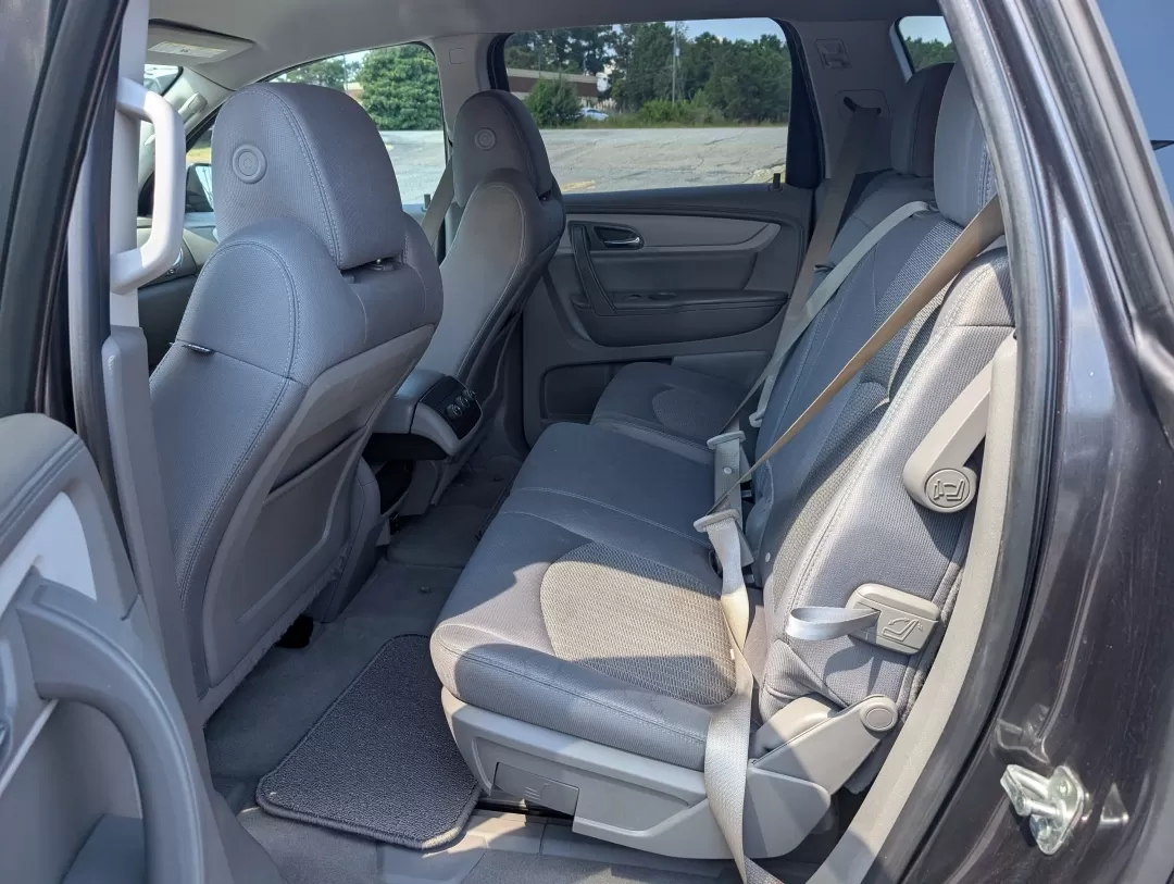 2015 /Dark Titanium/Light Titanium Chevrolet Traverse LS (1GNKRFEDXFJ) with an Other engine, located at 3959 U.S. 80 W, Phenix City, AL, 36870, (334) 297-4885, 32.469296, -85.135185 - 2015 Chevrolet Traverse LS - Photo#10
