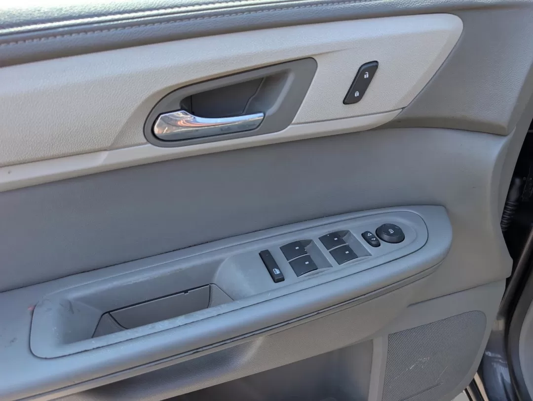 2015 /Dark Titanium/Light Titanium Chevrolet Traverse LS (1GNKRFEDXFJ) with an Other engine, located at 3959 U.S. 80 W, Phenix City, AL, 36870, (334) 297-4885, 32.469296, -85.135185 - **Discover Your Next Adventure with the 2015 Chevrolet Traverse LS at Gils Auto!**<br /> <br /> Are you ready to elevate your family's adventures or conquer your daily commute? The 2015 Chevrolet Traverse LS is your answer, designed with ample space and modern features to accommodate every need. Fro - Photo#9