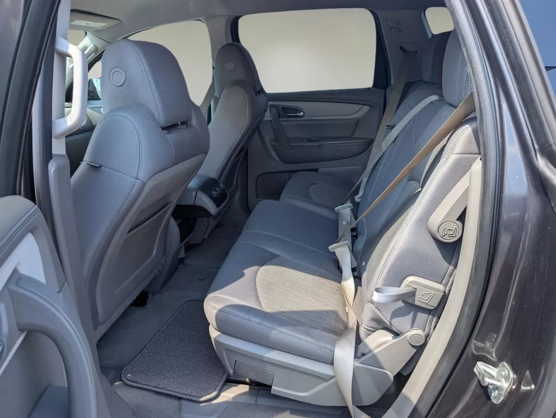 2015 /Dark Titanium/Light Titanium Chevrolet Traverse LS (1GNKRFEDXFJ) with an Other engine, located at 3959 U.S. 80 W, Phenix City, AL, 36870, (334) 297-4885, 32.469296, -85.135185 - **Discover Your Next Adventure with the 2015 Chevrolet Traverse LS at Gils Auto!**<br /> <br /> Are you ready to elevate your family's adventures or conquer your daily commute? The 2015 Chevrolet Traverse LS is your answer, designed with ample space and modern features to accommodate every need. Fro - Photo#11