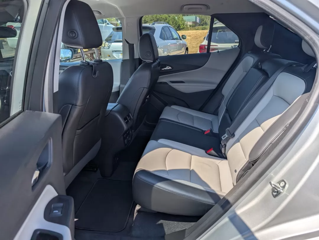 2018 /Medium Ash Gray Chevrolet Equinox Premier (2GNAXMEV4J6) with an Other engine, located at 3959 U.S. 80 W, Phenix City, AL, 36870, (334) 297-4885, 32.469296, -85.135185 - 2018 Chevrolet Equinox Premier - Photo#10