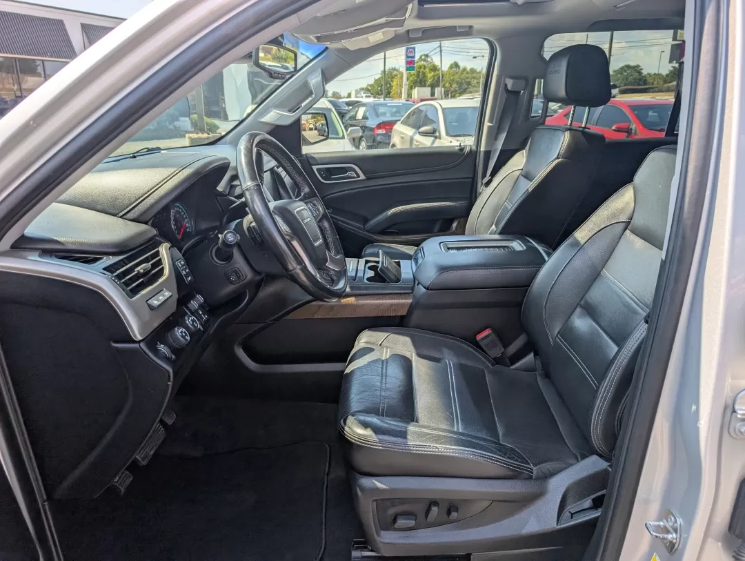 2019 /Jet Black GMC Yukon Denali (1GKS2CKJ8KR) with an Other engine, located at 3959 U.S. 80 W, Phenix City, AL, 36870, (334) 297-4885, 32.469296, -85.135185 - 2019 GMC Yukon Denali - Photo#9