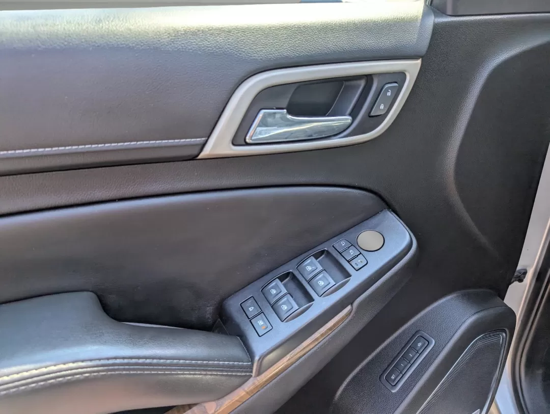 2019 /Jet Black GMC Yukon Denali (1GKS2CKJ8KR) with an Other engine, located at 3959 U.S. 80 W, Phenix City, AL, 36870, (334) 297-4885, 32.469296, -85.135185 - **Find Your Adventure with the 2019 GMC Yukon Denali at Gils Auto!**<br /> <br /> If you're seeking a vehicle that combines luxury, power, and versatility, look no further than our stunning 2019 GMC Yukon Denali, available now at Gils Auto in Phenix City, AL. Perfect for families needing ample space - Photo#9