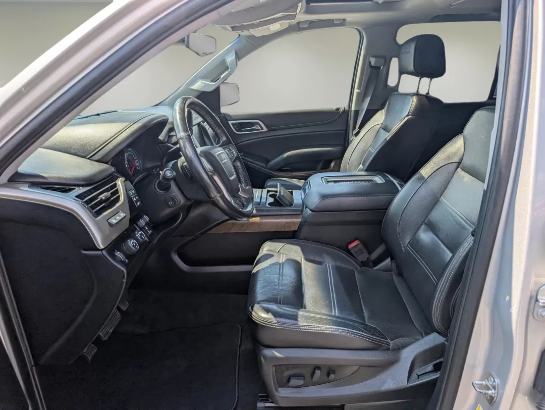 2019 /Jet Black GMC Yukon Denali (1GKS2CKJ8KR) with an Other engine, located at 3959 U.S. 80 W, Phenix City, AL, 36870, (334) 297-4885, 32.469296, -85.135185 - **Find Your Adventure with the 2019 GMC Yukon Denali at Gils Auto!**<br /> <br /> If you're seeking a vehicle that combines luxury, power, and versatility, look no further than our stunning 2019 GMC Yukon Denali, available now at Gils Auto in Phenix City, AL. Perfect for families needing ample space - Photo#10