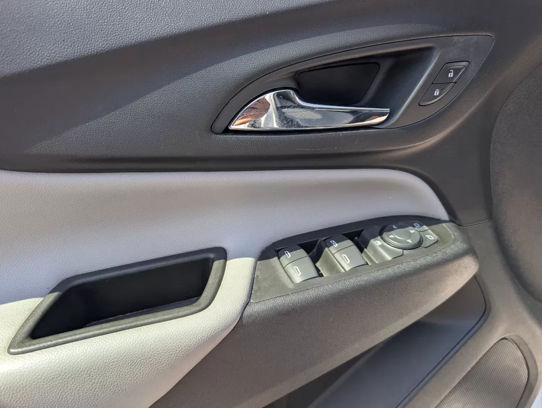 2023 /Medium Ash Gray Chevrolet Equinox LT (3GNAXUEG7PS) with an Other engine, located at 3959 U.S. 80 W, Phenix City, AL, 36870, (334) 297-4885, 32.469296, -85.135185 - 2023 Chevrolet Equinox LT - Photo#8