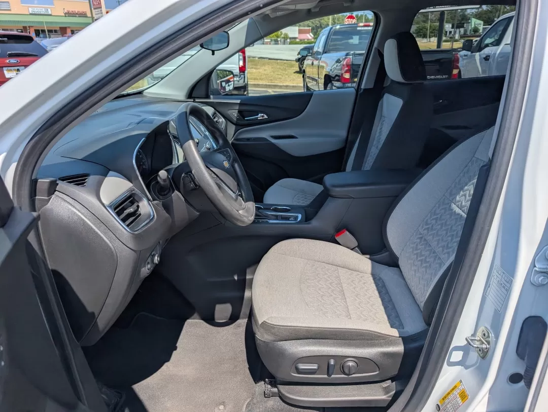 2023 /Medium Ash Gray Chevrolet Equinox LT (3GNAXUEG7PS) with an Other engine, located at 3959 U.S. 80 W, Phenix City, AL, 36870, (334) 297-4885, 32.469296, -85.135185 - 2023 Chevrolet Equinox LT - Photo#9