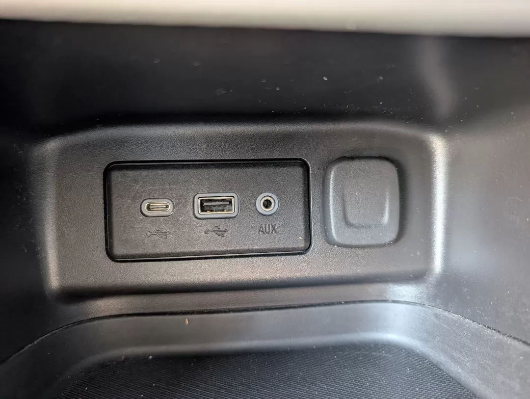 2023 /Medium Ash Gray Chevrolet Equinox LT (3GNAXUEG7PS) with an Other engine, located at 3959 U.S. 80 W, Phenix City, AL, 36870, (334) 297-4885, 32.469296, -85.135185 - 2023 Chevrolet Equinox LT - Photo#12