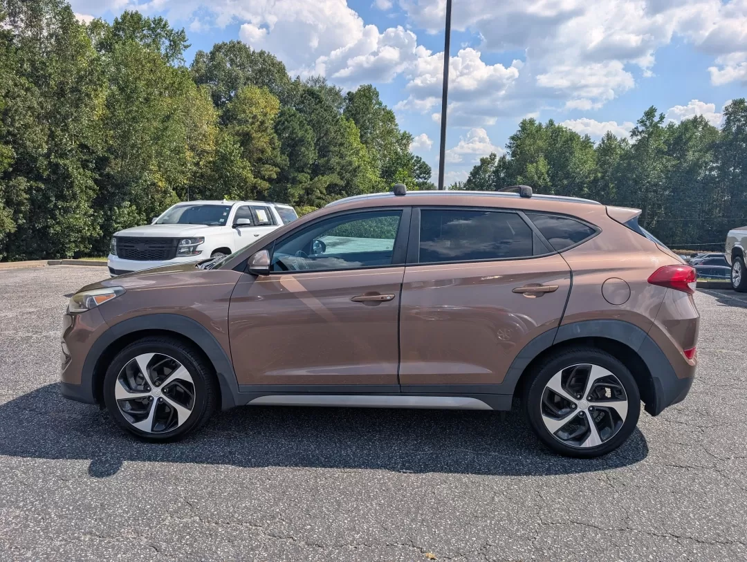 2017 /Beige Hyundai Tucson Sport (KM8J33A27HU) with an Other engine, located at 3959 U.S. 80 W, Phenix City, AL, 36870, (334) 297-4885, 32.469296, -85.135185 - 2017 Hyundai Tucson Sport - Photo#7