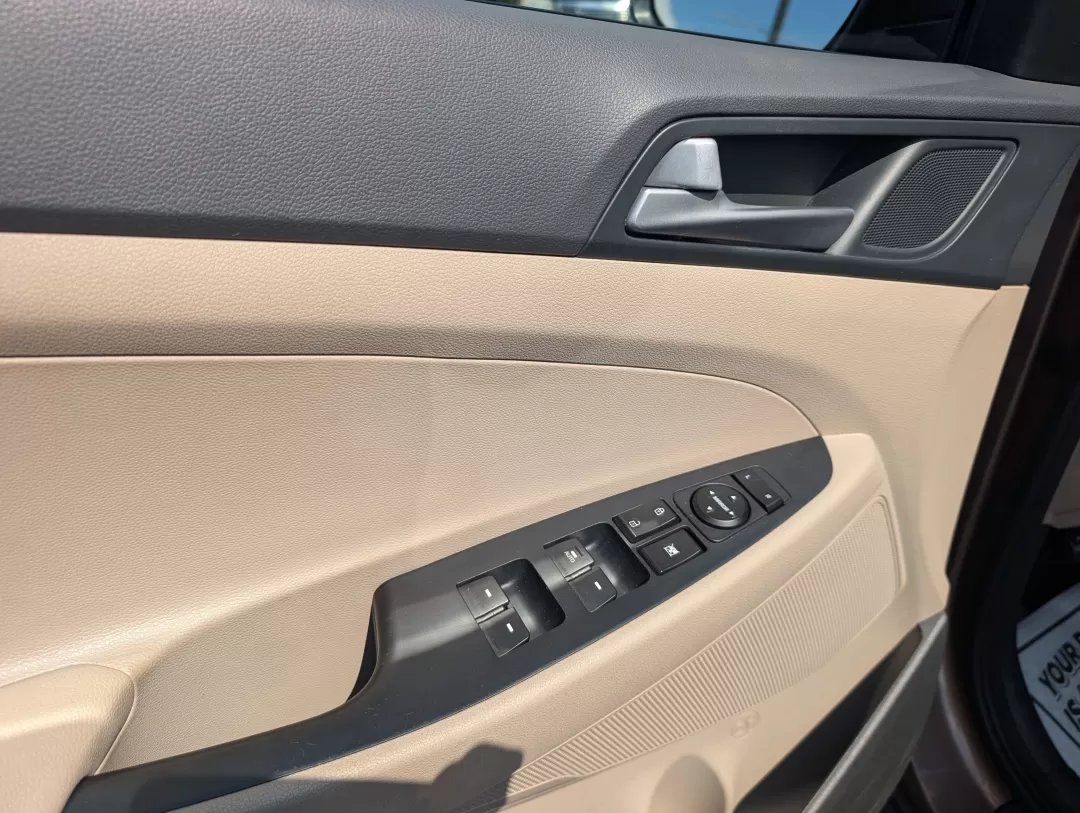 2017 /Beige Hyundai Tucson Sport (KM8J33A27HU) with an Other engine, located at 3959 U.S. 80 W, Phenix City, AL, 36870, (334) 297-4885, 32.469296, -85.135185 - 2017 Hyundai Tucson Sport - Photo#8