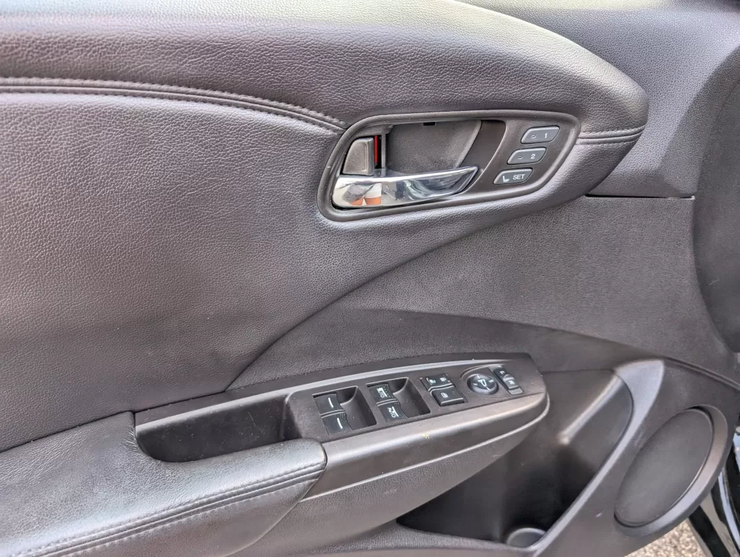 2013 Acura RDX (5J8TB3H36DL) with an Other engine, located at 3959 U.S. 80 W, Phenix City, AL, 36870, (334) 297-4885, 32.469296, -85.135185 - 2013 Acura RDX - Photo#8