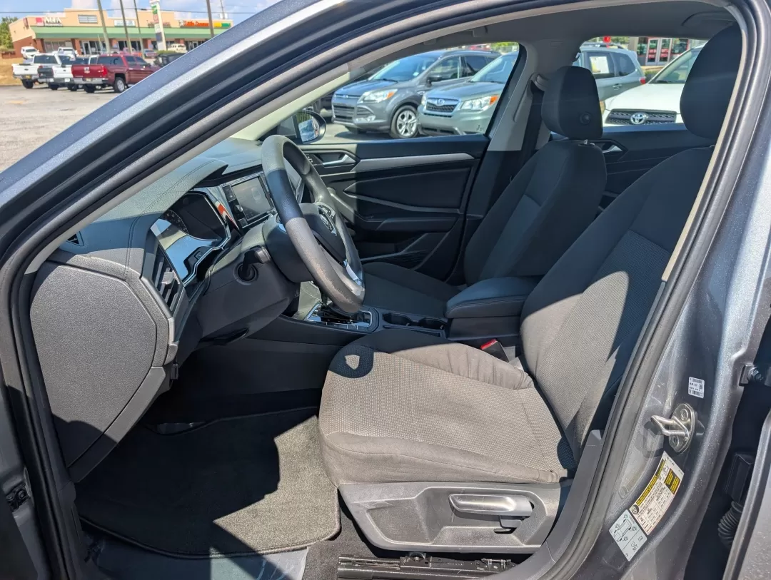 2019 Volkswagen Jetta R-Line (3VWC57BU0KM) with an Other engine, located at 3959 U.S. 80 W, Phenix City, AL, 36870, (334) 297-4885, 32.469296, -85.135185 - 2019 Volkswagen Jetta R-Line - Photo#9
