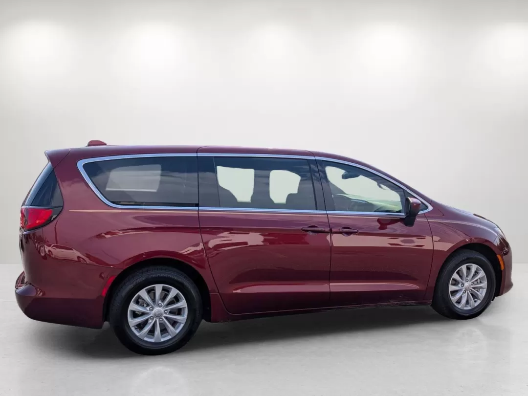 2017 /Toffee/Cognac/Alloy Chrysler Pacifica Touring (2C4RC1DG2HR) with an Other engine, located at 521 Old Farm Lane Rd, Prattville, AL, 36066, (334) 325-1505, 32.482460, -86.416367 - 2017 Chrysler Pacifica Touring - Photo#3