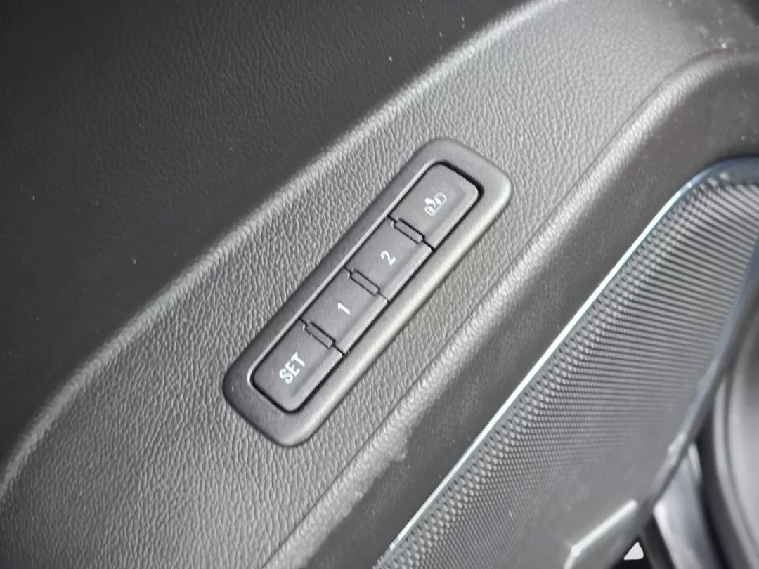 2018 /Jet Black/Dark Ash Chevrolet Suburban LT (1GNSCHKC3JR) with an Other engine, located at 3959 U.S. 80 W, Phenix City, AL, 36870, (334) 297-4885, 32.469296, -85.135185 - **Elevate Your Family Adventures with the 2018 Chevrolet Suburban LT in Prattville, AL!**<br /> <br /> Are you looking for the perfect vehicle for family road trips, weekend getaways, or just daily commutes? Look no further than the stunning 2018 Chevrolet Suburban LT, available now at Gils Auto Pr - Photo#10