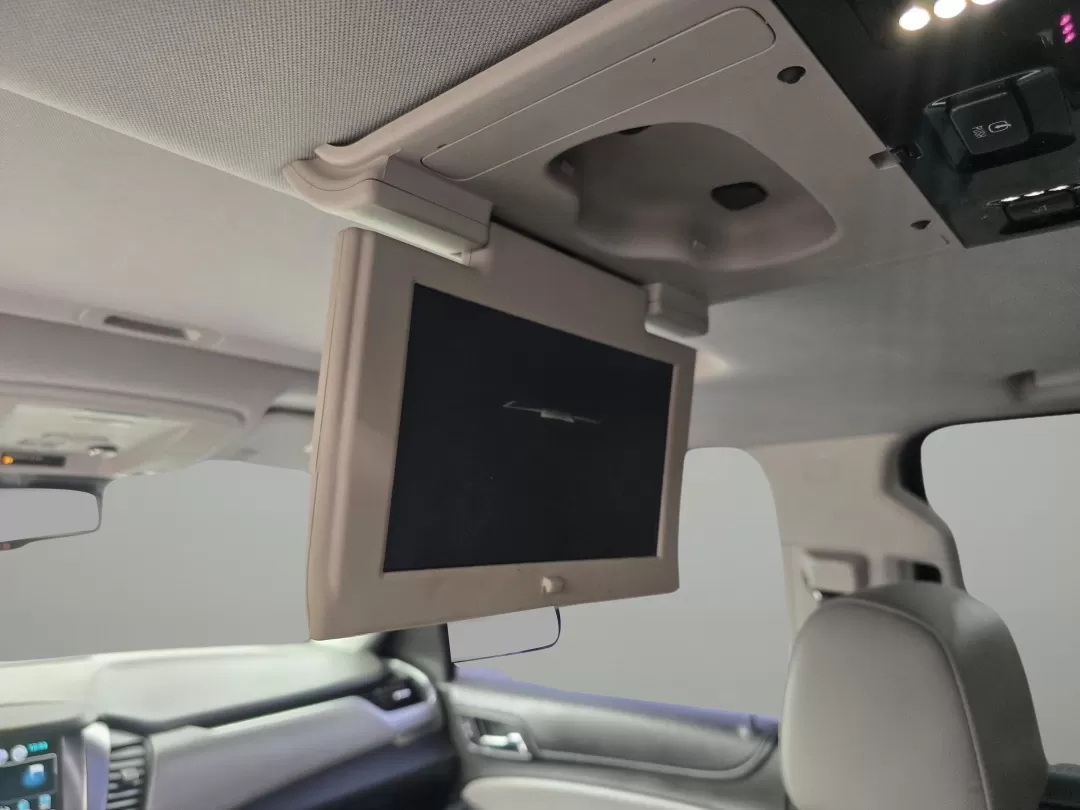 2018 /Jet Black/Dark Ash Chevrolet Suburban LT (1GNSCHKC3JR) with an Other engine, located at 3959 U.S. 80 W, Phenix City, AL, 36870, (334) 297-4885, 32.469296, -85.135185 - **Elevate Your Family Adventures with the 2018 Chevrolet Suburban LT in Prattville, AL!**<br /> <br /> Are you looking for the perfect vehicle for family road trips, weekend getaways, or just daily commutes? Look no further than the stunning 2018 Chevrolet Suburban LT, available now at Gils Auto Pr - Photo#17