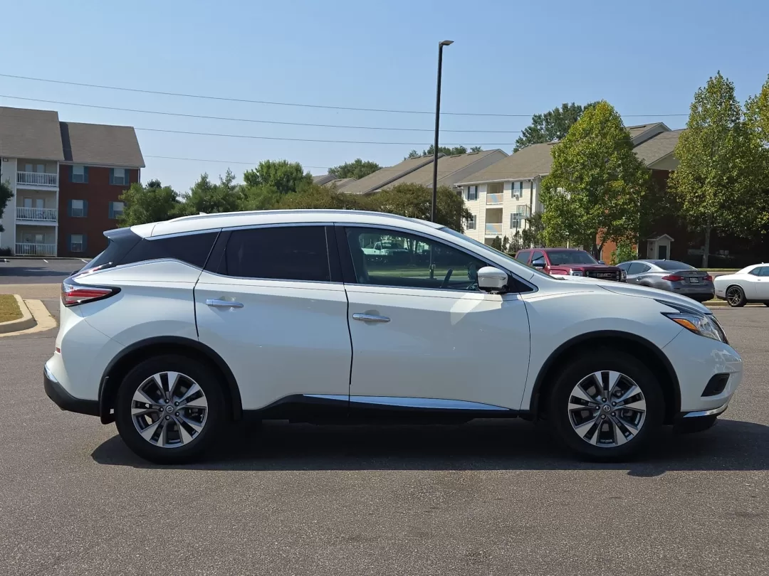 2015 /Black Nissan Murano SL (5N1AZ2MG3FN) with an Other engine, located at 521 Old Farm Lane Rd, Prattville, AL, 36066, (334) 325-1505, 32.482460, -86.416367 - **Discover the Perfect Family SUV: 2015 Nissan Murano SL at Gils Auto in Prattville, AL!**<br /> <br /> Are you in the market for a reliable vehicle that combines comfort, style, and versatility? Look no further than this stunning 2015 Nissan Murano SL, perfect for growing families and weekend adven - Photo#4