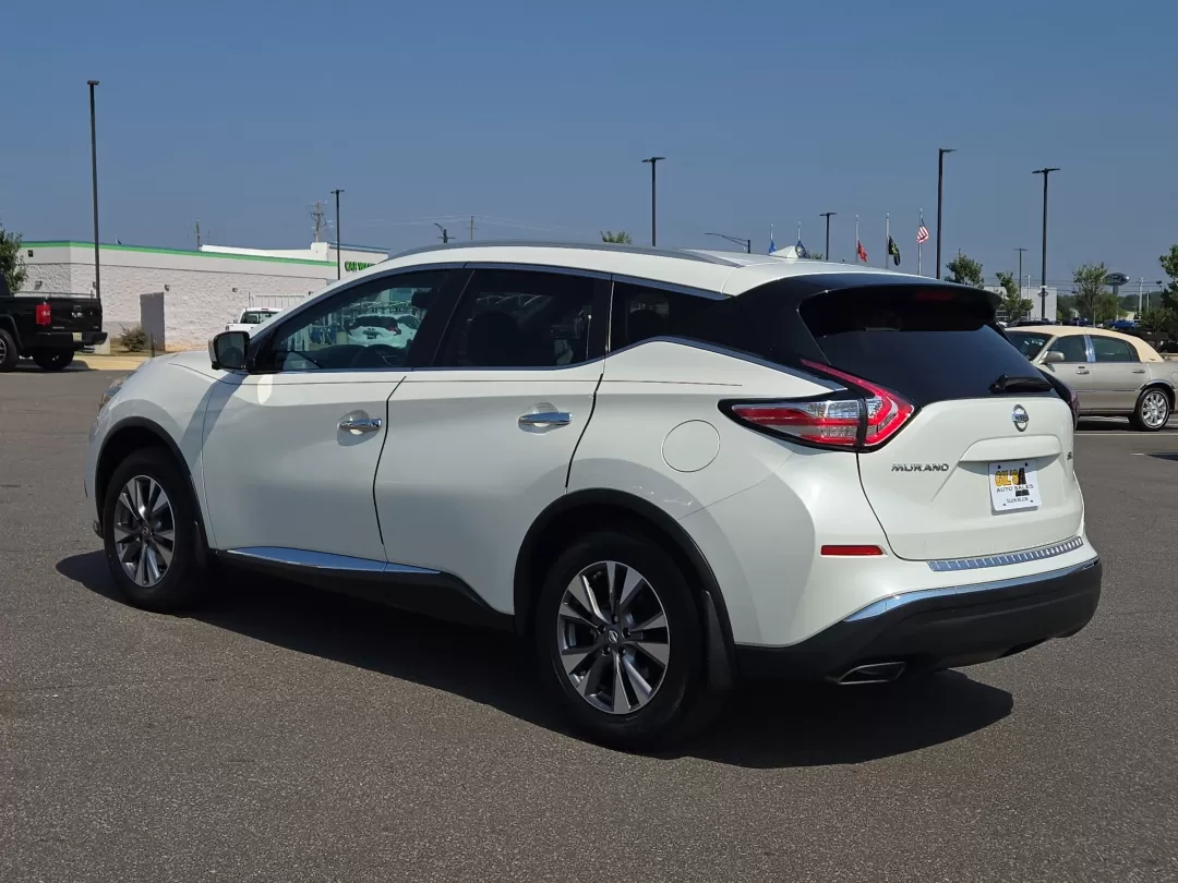 2015 /Black Nissan Murano SL (5N1AZ2MG3FN) with an Other engine, located at 521 Old Farm Lane Rd, Prattville, AL, 36066, (334) 325-1505, 32.482460, -86.416367 - **Discover the Perfect Family SUV: 2015 Nissan Murano SL at Gils Auto in Prattville, AL!**<br /> <br /> Are you in the market for a reliable vehicle that combines comfort, style, and versatility? Look no further than this stunning 2015 Nissan Murano SL, perfect for growing families and weekend adven - Photo#7
