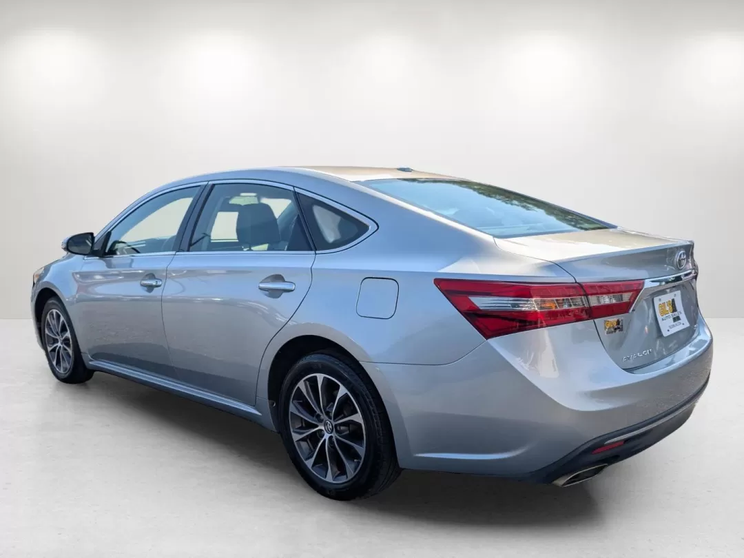 2017 Toyota Avalon XLE (4T1BK1EB9HU) with an Other engine, located at 3959 U.S. 80 W, Phenix City, AL, 36870, (334) 297-4885, 32.469296, -85.135185 - 2017 Toyota Avalon XLE - Photo#6