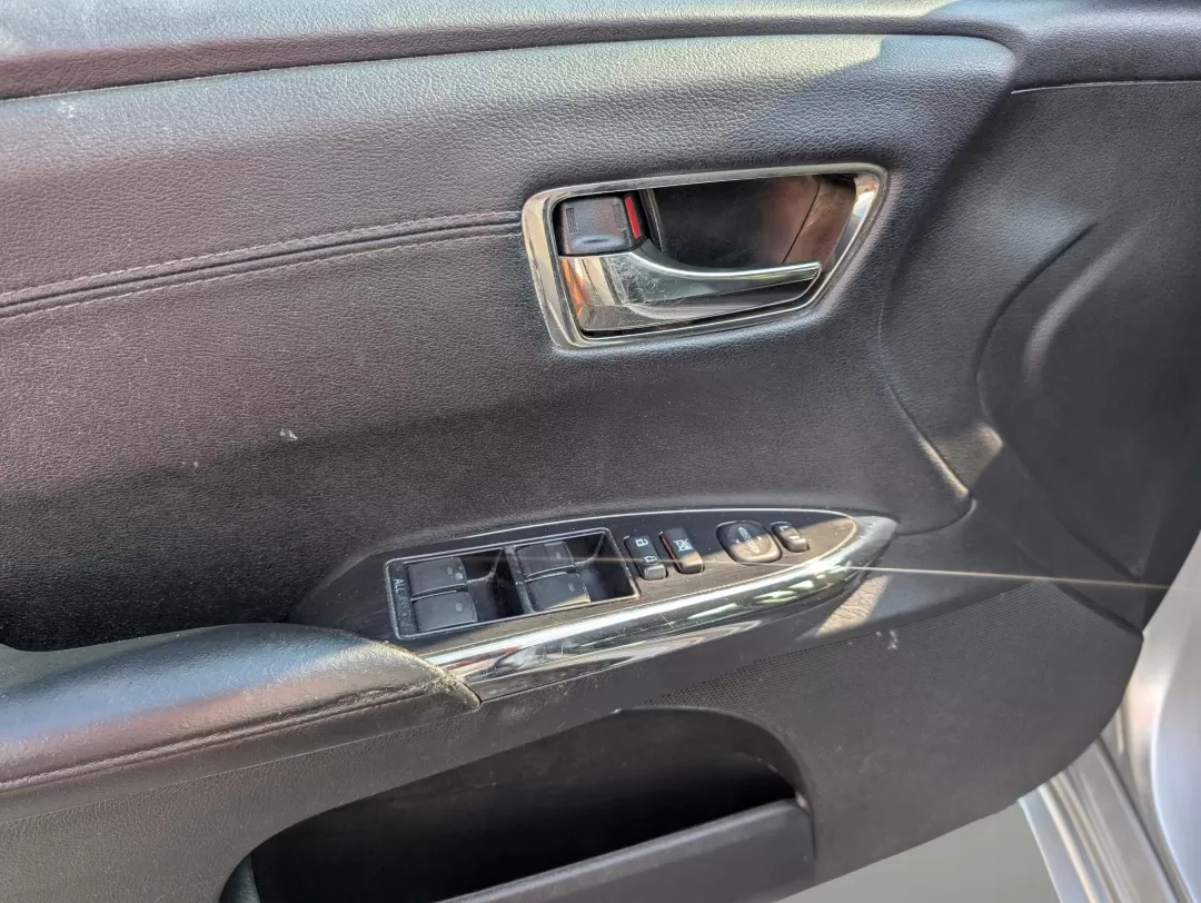 2017 Toyota Avalon XLE (4T1BK1EB9HU) with an Other engine, located at 3959 U.S. 80 W, Phenix City, AL, 36870, (334) 297-4885, 32.469296, -85.135185 - 2017 Toyota Avalon XLE - Photo#8
