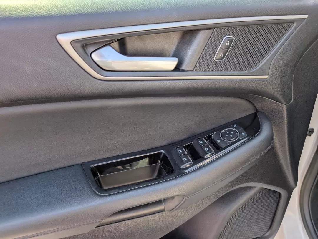 2019 Ford Edge SEL (2FMPK3J99KB) with an Other engine, located at 3959 U.S. 80 W, Phenix City, AL, 36870, (334) 297-4885, 32.469296, -85.135185 - Are you in the market for a versatile SUV that enhances your daily commute while accommodating weekend adventures? Look no further! At Gils Auto, located at 3959 U.S. 80 W, Phenix City, AL 36870, we proudly present this stunning 2019 Ford Edge SEL. With a perfect blend of style, comfort, and advance - Photo#9