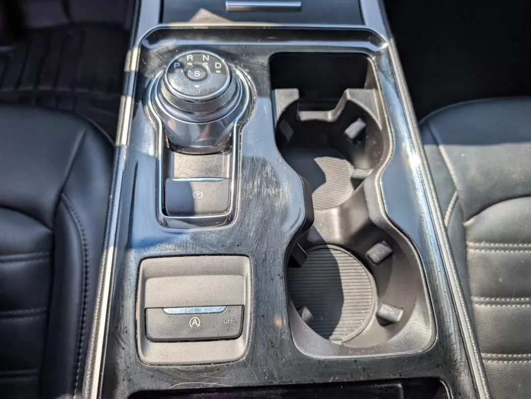 2019 Ford Edge SEL (2FMPK3J99KB) with an Other engine, located at 3959 U.S. 80 W, Phenix City, AL, 36870, (334) 297-4885, 32.469296, -85.135185 - Are you in the market for a versatile SUV that enhances your daily commute while accommodating weekend adventures? Look no further! At Gils Auto, located at 3959 U.S. 80 W, Phenix City, AL 36870, we proudly present this stunning 2019 Ford Edge SEL. With a perfect blend of style, comfort, and advance - Photo#15