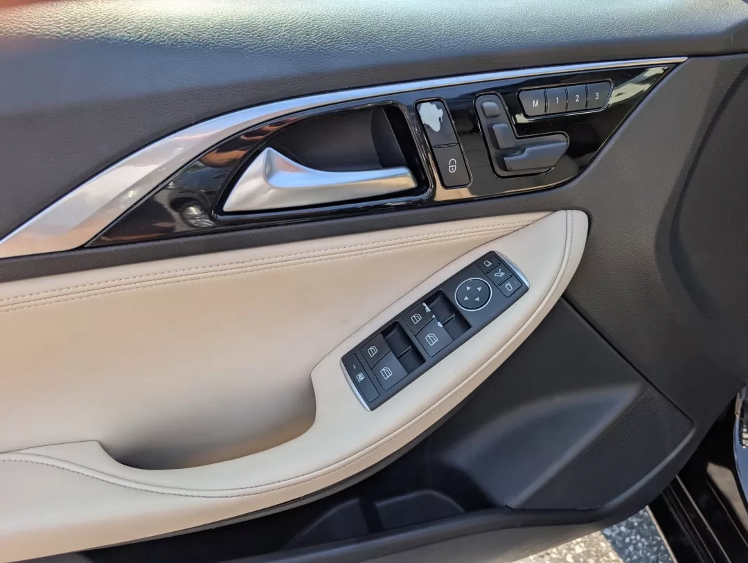 2018 /Wheat Infiniti QX30 Luxury (SJKCH5CPXJA) with an Other engine, located at 3959 U.S. 80 W, Phenix City, AL, 36870, (334) 297-4885, 32.469296, -85.135185 - **Upgrade Your Lifestyle with the 2018 Infiniti QX30 Luxury SUV: Perfect for Every Journey!**<br /> <br /> At Gils Auto, located at 3959 U.S. 80 W in Phenix City, AL, we understand the importance of finding a vehicle that fits your lifestyle perfectly. Whether you're a growing family in need of extr - Photo#8