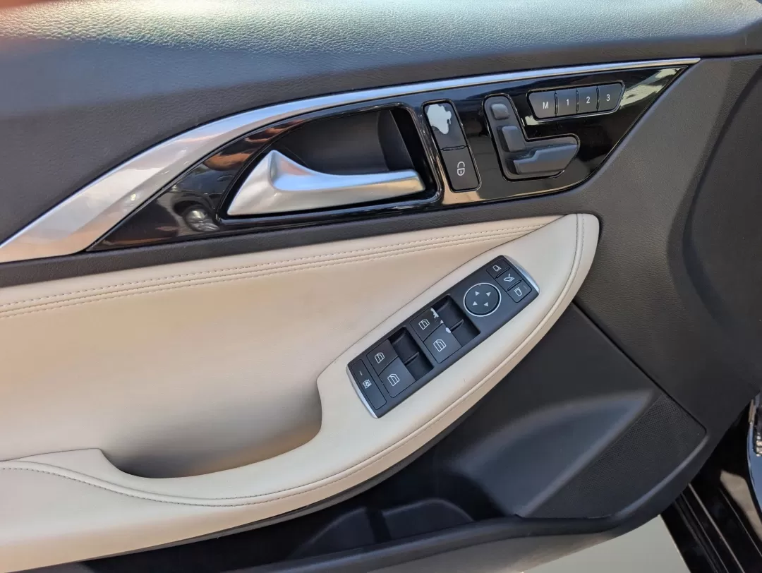 2018 /Wheat Infiniti QX30 Luxury (SJKCH5CPXJA) with an Other engine, located at 3959 U.S. 80 W, Phenix City, AL, 36870, (334) 297-4885, 32.469296, -85.135185 - **Upgrade Your Lifestyle with the 2018 Infiniti QX30 Luxury SUV: Perfect for Every Journey!**<br /> <br /> At Gils Auto, located at 3959 U.S. 80 W in Phenix City, AL, we understand the importance of finding a vehicle that fits your lifestyle perfectly. Whether you're a growing family in need of extr - Photo#9