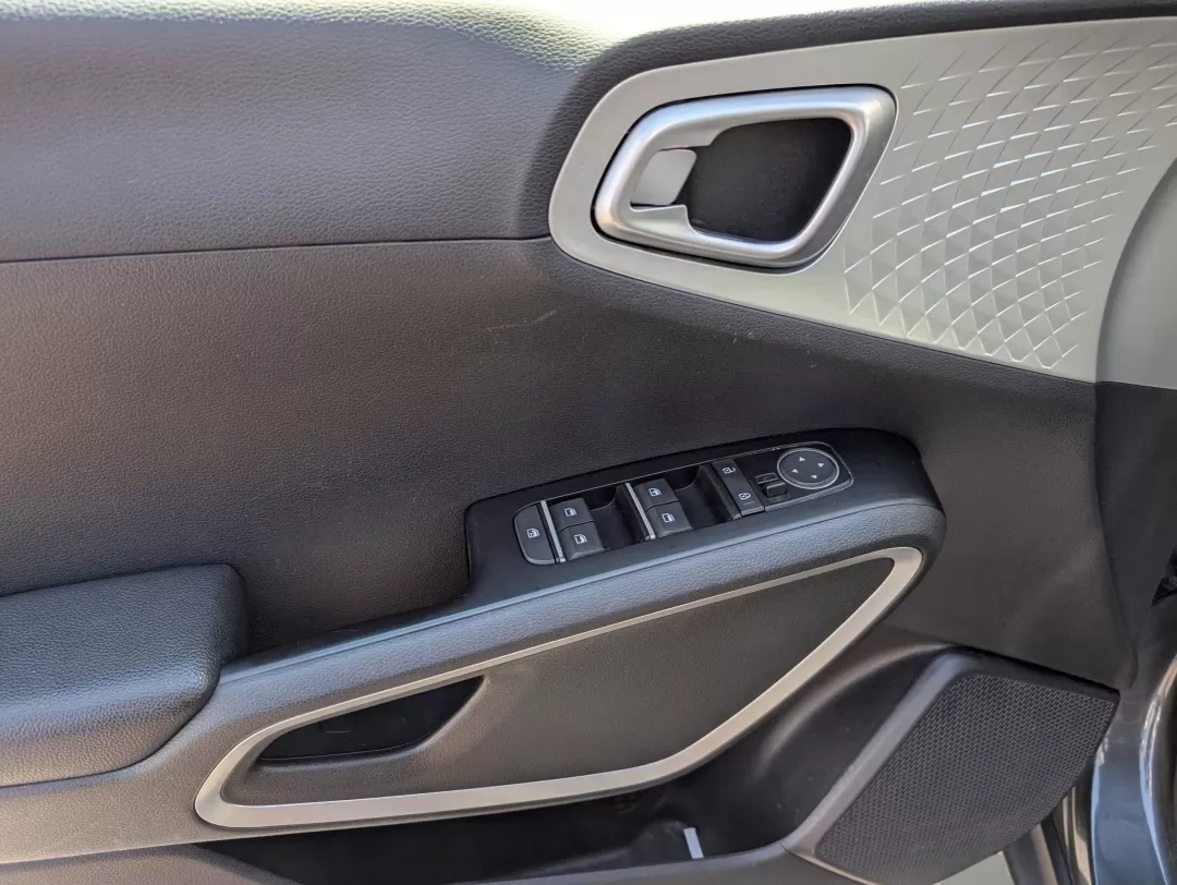 2020 /Black Kia Soul LX (KNDJ23AU7L7) with an Other engine, located at 7000 Northlake Connector, Columbus, GA, 31904, (706) 987-8085, 32.524975, -84.978134 - 2020 Kia Soul LX - Photo#8
