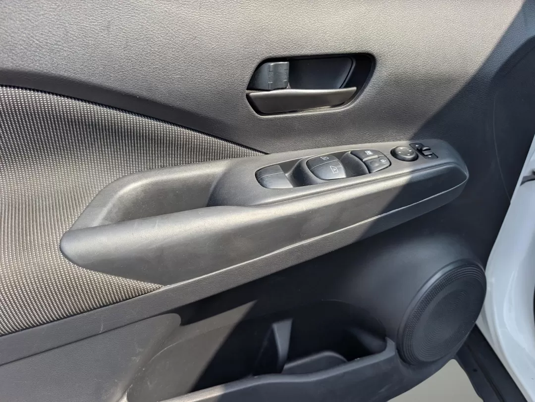 2019 /Charcoal Nissan Kicks S (3N1CP5CU2KL) with an Other engine, located at 3959 U.S. 80 W, Phenix City, AL, 36870, (334) 297-4885, 32.469296, -85.135185 - 2019 Nissan Kicks S - Photo#8