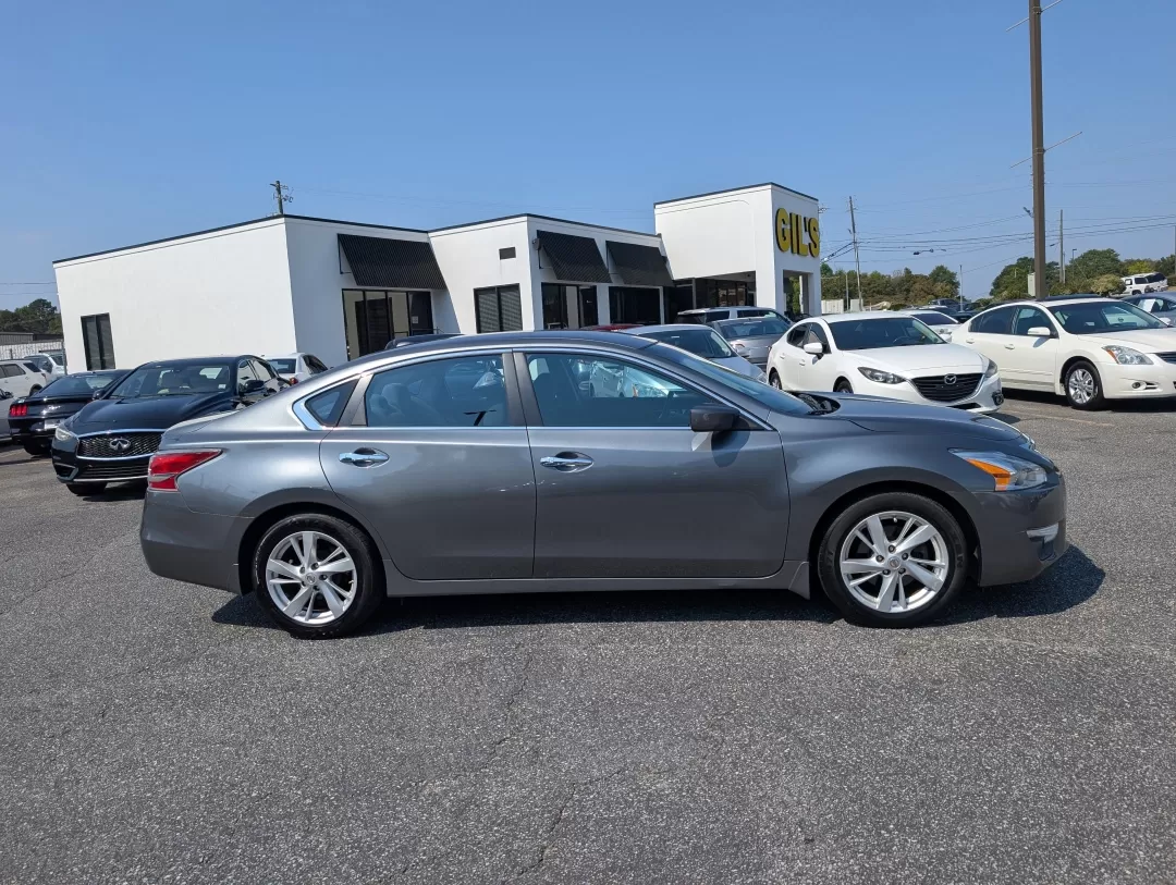 2015 /Charcoal Nissan Altima 2.5 SV (1N4AL3AP6FC) with an Other engine, located at 3959 U.S. 80 W, Phenix City, AL, 36870, (334) 297-4885, 32.469296, -85.135185 - **Elevate Your Daily Drive with the 2015 Nissan Altima 2.5 SV at Gils Auto Perfect for Commuters and Families Alike!**<br /> <br /> Are you tired of your daily commute, longing for a vehicle that combines style, comfort, and reliability? Look no further! The 2015 Nissan Altima 2.5 SV available at G - Photo#3