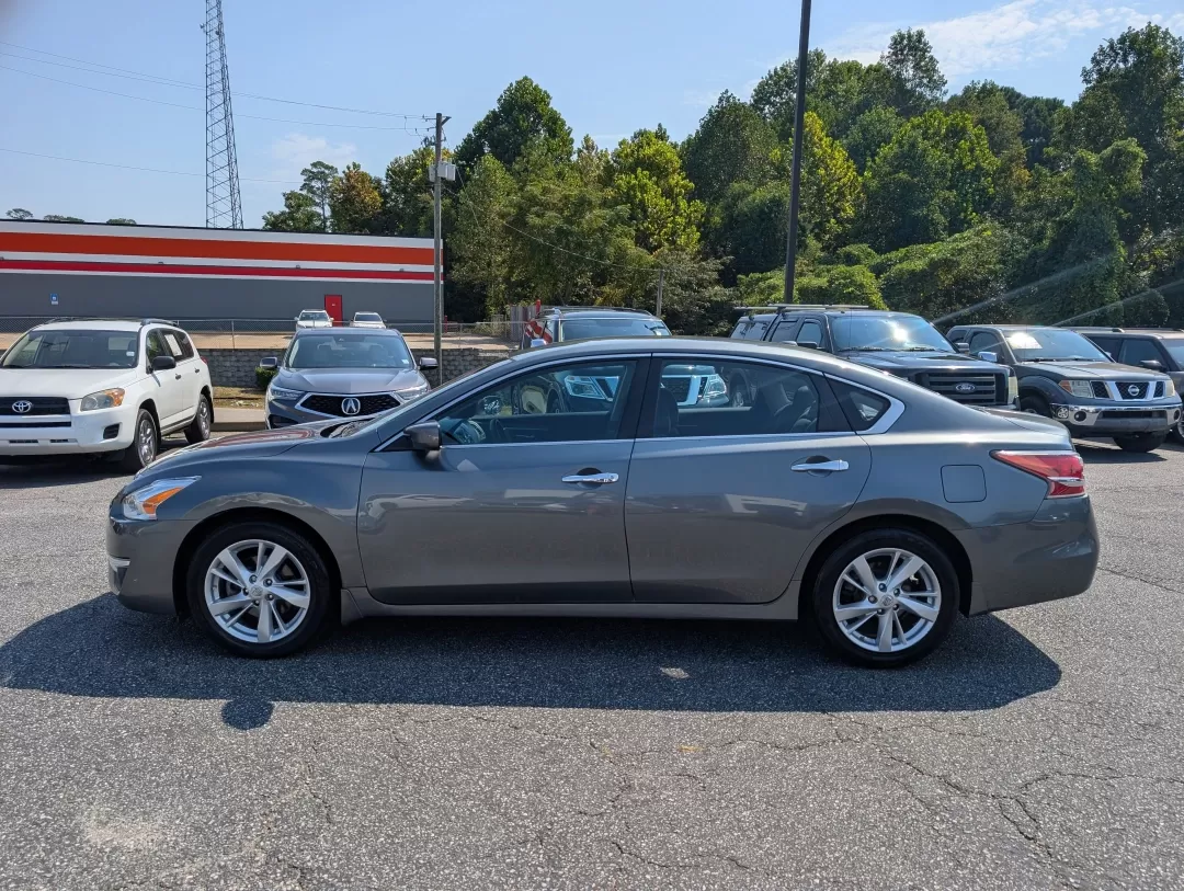 2015 /Charcoal Nissan Altima 2.5 SV (1N4AL3AP6FC) with an Other engine, located at 3959 U.S. 80 W, Phenix City, AL, 36870, (334) 297-4885, 32.469296, -85.135185 - **Elevate Your Daily Drive with the 2015 Nissan Altima 2.5 SV at Gils Auto Perfect for Commuters and Families Alike!**<br /> <br /> Are you tired of your daily commute, longing for a vehicle that combines style, comfort, and reliability? Look no further! The 2015 Nissan Altima 2.5 SV available at G - Photo#7