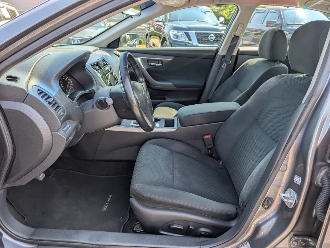 2015 /Charcoal Nissan Altima 2.5 SV (1N4AL3AP6FC) with an Other engine, located at 3959 U.S. 80 W, Phenix City, AL, 36870, (334) 297-4885, 32.469296, -85.135185 - **Elevate Your Daily Drive with the 2015 Nissan Altima 2.5 SV at Gils Auto Perfect for Commuters and Families Alike!**<br /> <br /> Are you tired of your daily commute, longing for a vehicle that combines style, comfort, and reliability? Look no further! The 2015 Nissan Altima 2.5 SV available at G - Photo#9