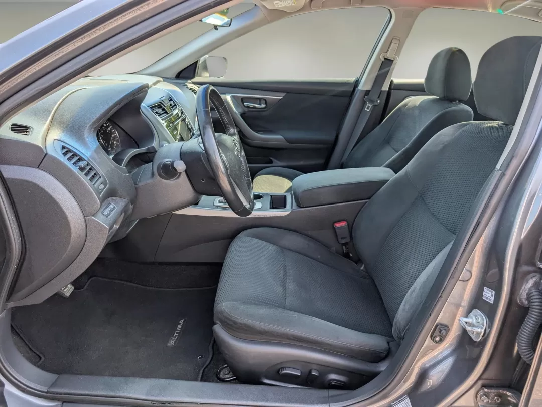 2015 /Charcoal Nissan Altima 2.5 SV (1N4AL3AP6FC) with an Other engine, located at 1430 Gateway Drive, Opelika, AL, 36801, (334) 239-0944, 32.637871, -85.409790 - 2015 Nissan Altima 2.5 SV - Photo#9